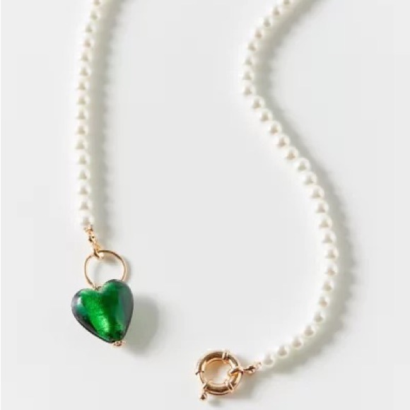 Urban Outfitters Jewelry - Pearl chunky heart pendant necklace